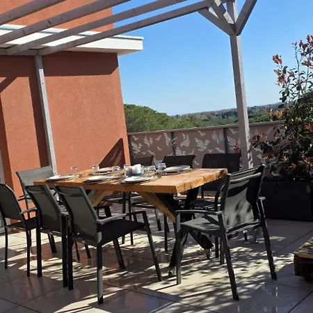Superbe T3 Neuf Meuble 65m2 En Roof Avec Espace Terrasse De 45 M2 Pergola Bbq アパート Fréjus