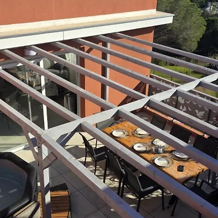 アパート Superbe T3 Neuf Meuble 65m2 En Roof Avec Espace Terrasse De 45 M2 Pergola Bbq *